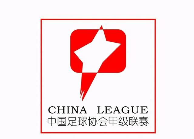 曼联目前有6名后卫可以出战，记者表示在周中欧冠比赛中受伤的卢克-肖将首发出场，除非曼联不想让他冒加重伤势的风险。